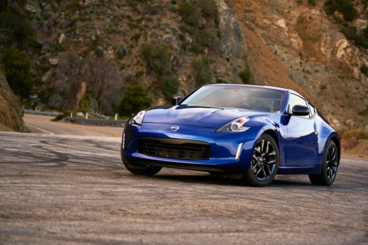 nissan 370z is one of the best used v8 ford mustang alternatives to consider