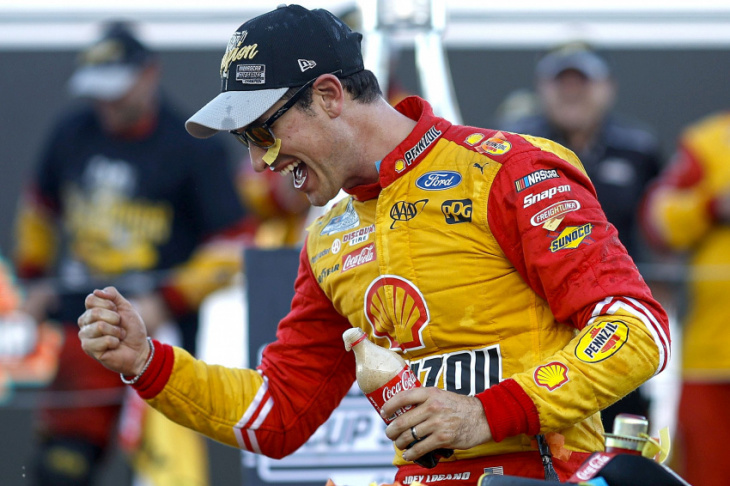 how joey logano captured his second nascar cup championship