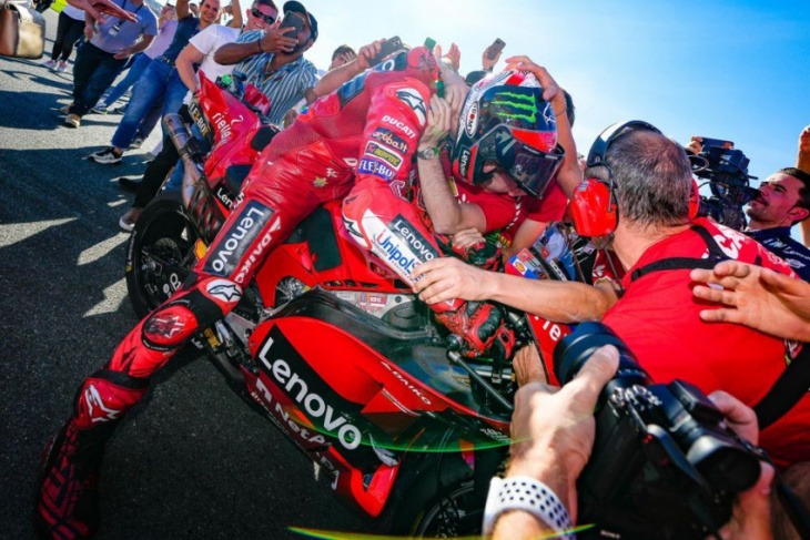 ducati wins motogp rider's title - first time in 15 years!