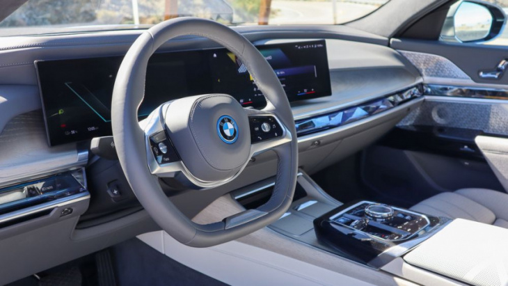 the bmw i7 is an electric 7 series, for better or worse