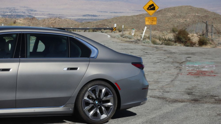 the bmw i7 is an electric 7 series, for better or worse