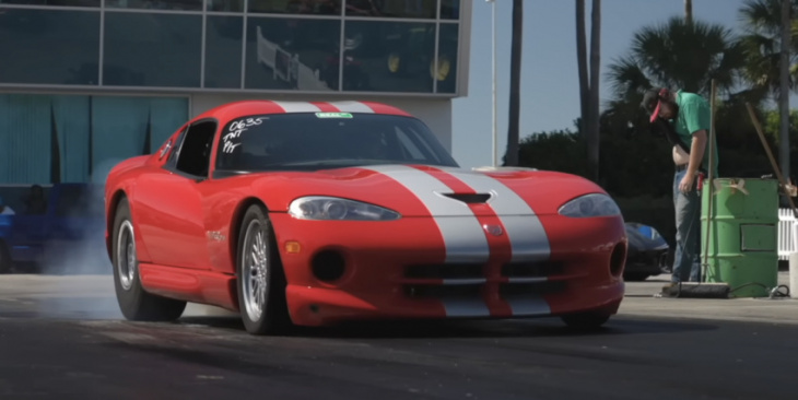 watch this 3300-hp dodge viper set a 6.68-second quarter-mile world record