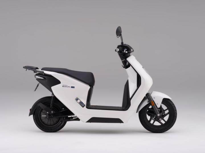 honda em1 electric scooter unveiled at eicma 2022