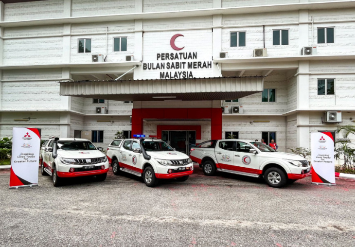 mitsubishi motors contributes triton 4x4 pick-up truck to malaysia red crescent society