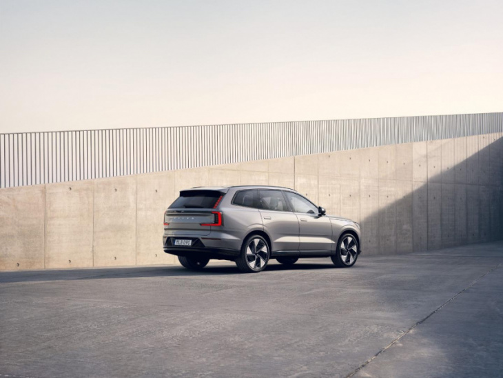 volvo ex90 debut - charged up for the future