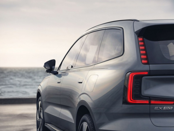 volvo unveils ex90 electric suv in push to ditch engines