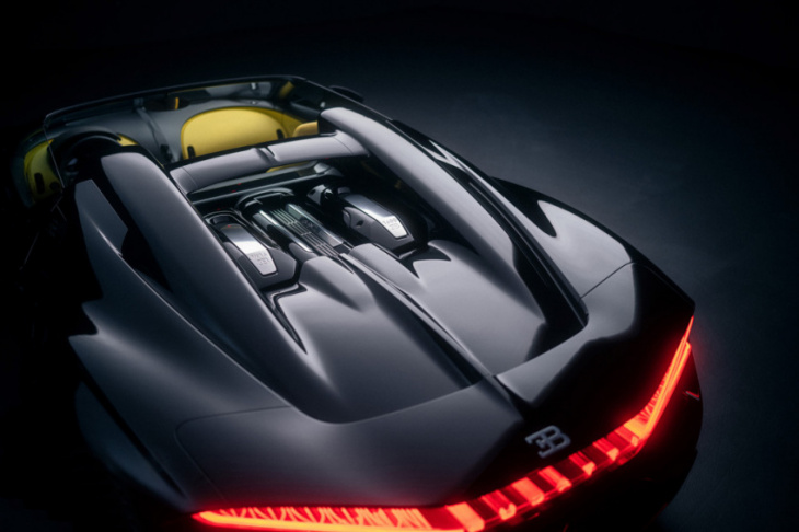 bugatti targets top speed of over 261 mph for mistral roadster