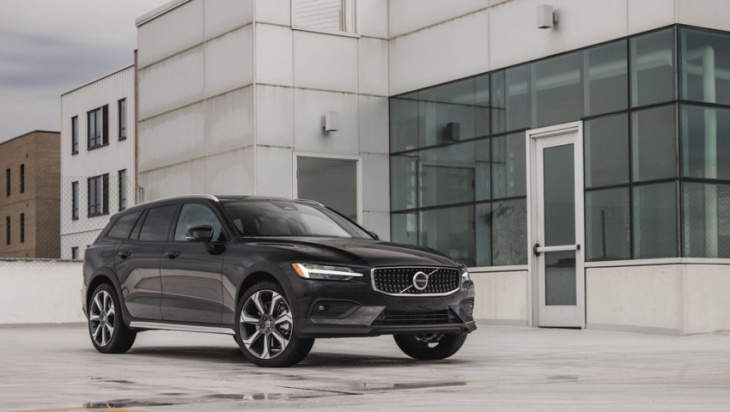 android, tested: 2023 volvo v60 cross country b5 goes against the crowd