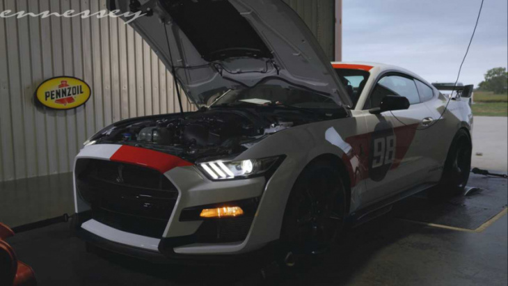 hennessey venom 1200 mustang shelby gt500 hits dyno, delivers 1,000 hp