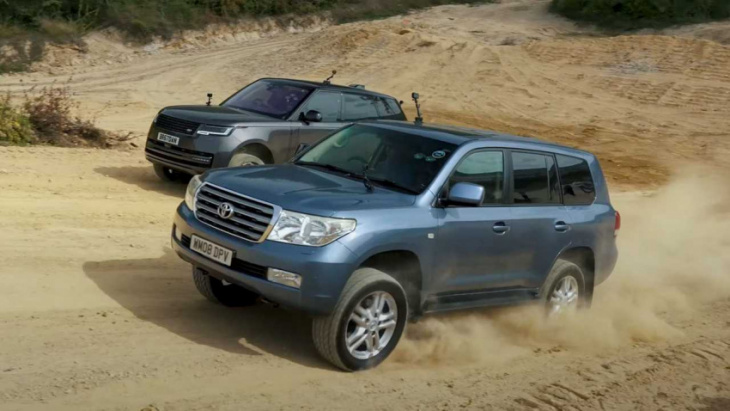 old toyota land cruiser challenges new range rover in off-road duel