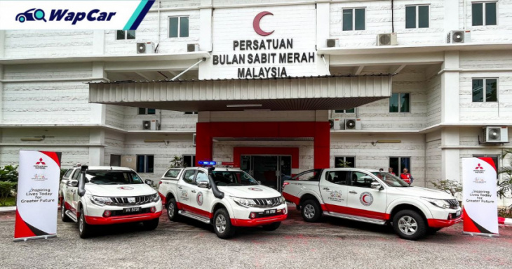 malaysian red crescent society receives mitsubishi triton power to provide aid to flood victims