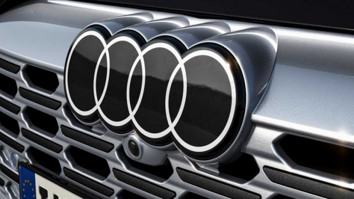 audi introduces new, flatter 2d logo design for its four rings