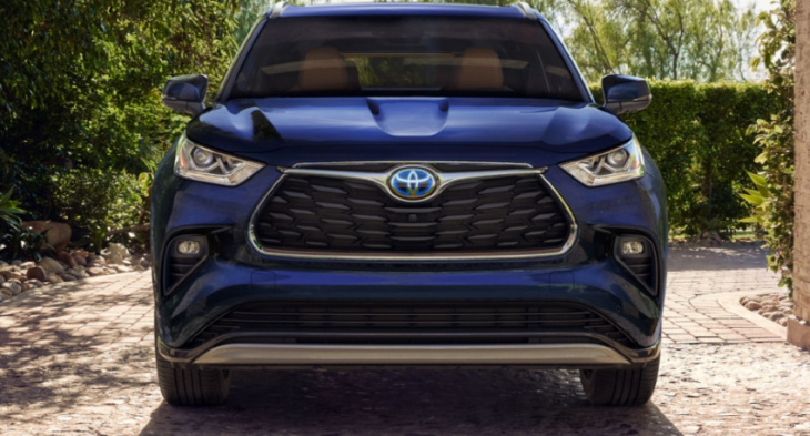 what colors does the 2023 toyota highlander hybrid platinum come in?