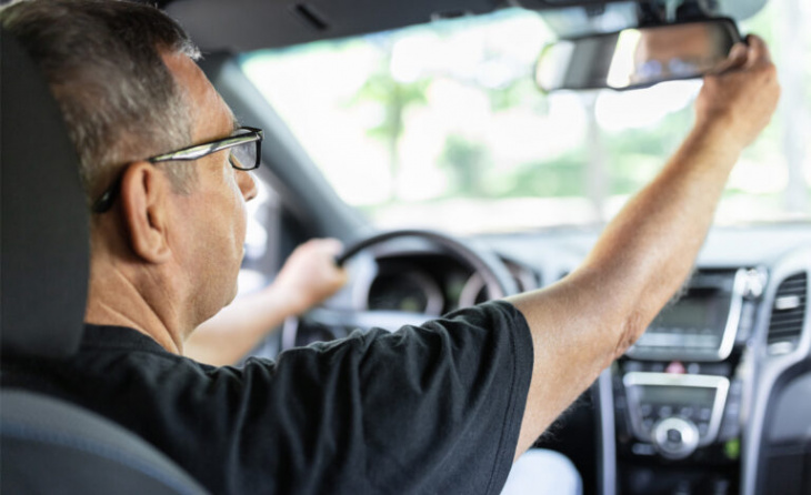 early warning signs that a relative is getting too old to drive