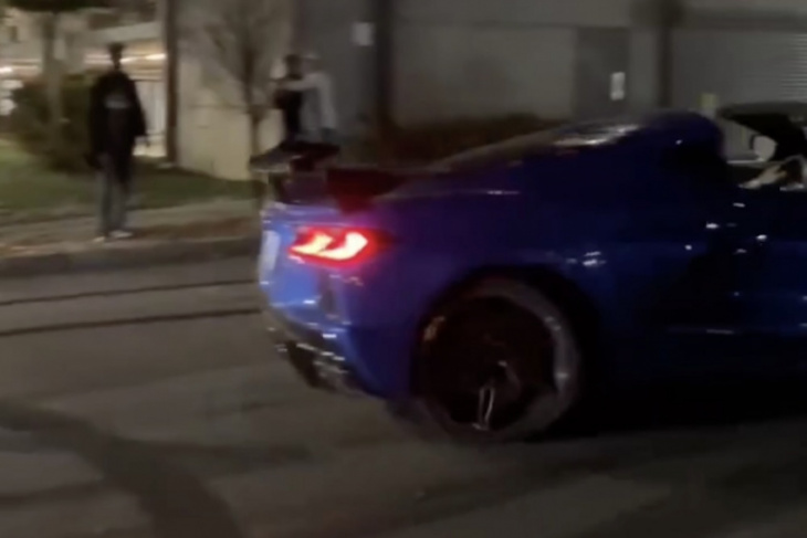 c8 corvette driver attempts to do donuts, smashes into curb instead