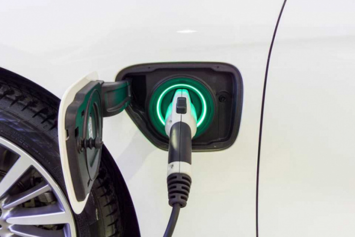autumn statement: evs no longer exempt from ved from april 2025