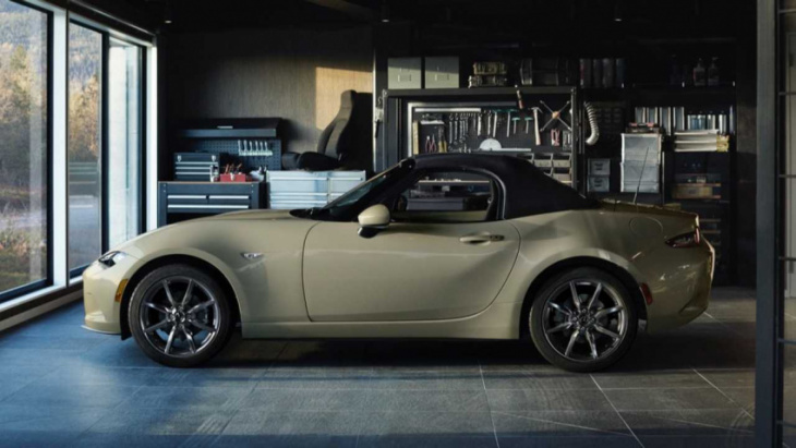 2023 mazda mx-5 revealed with zircon sand paint and small price bump