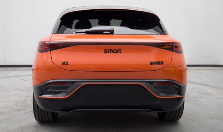 smart rolls out a slightly larger electric suv