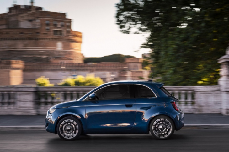 fiat 500e is back: get shocked by the electric 500