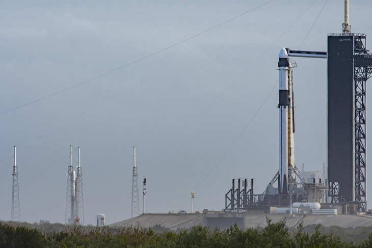 spacex to attempt two falcon 9 launches in six hours after delay