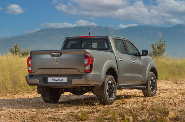 android, mercedes-benz x-class vs toyota hilux vs nissan navara: which one has the best infotainment system?