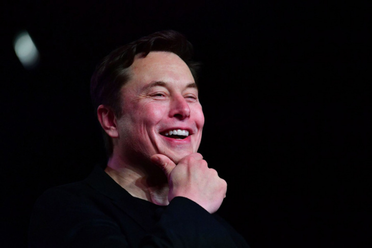 tesla investors plead with musk for a buyback to perk up stock