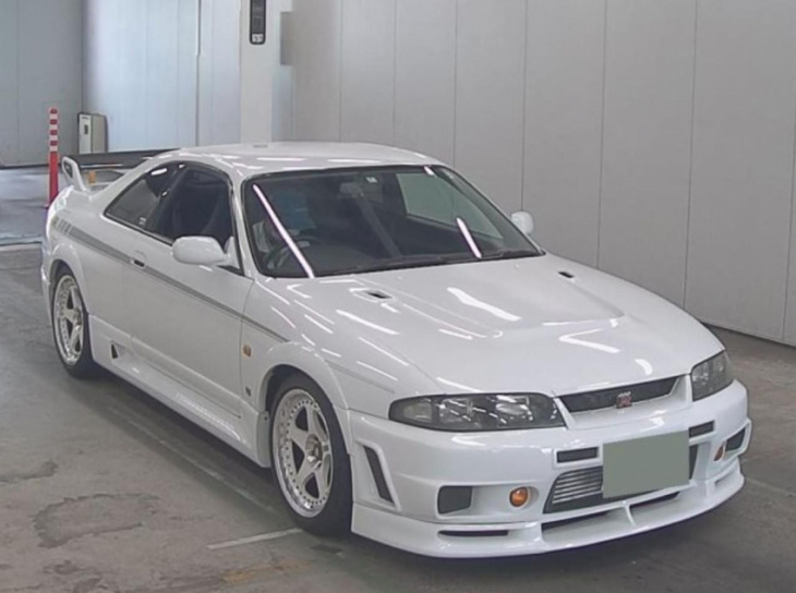 zooming with driven: nissan nismo 400r sold for record amount