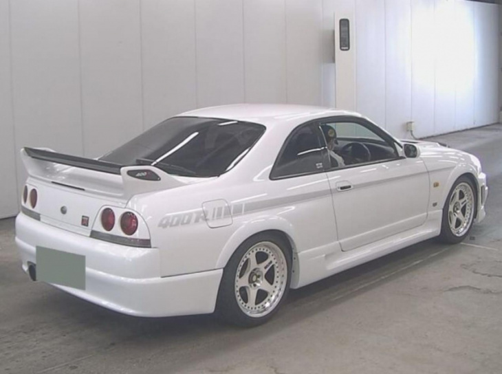 zooming with driven: nissan nismo 400r sold for record amount