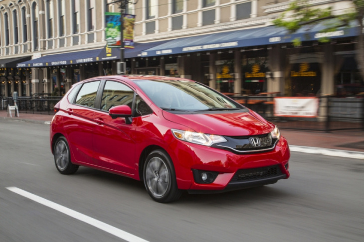 3 reasons the 2016 honda fit is the best used car under $15,000