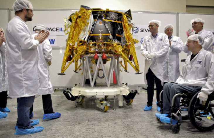 spacex set to launch japanese moon lander, nasa ice surveyor cubesat