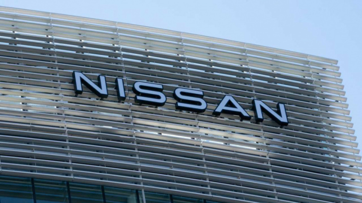 nissan borrows $1.4 billion to make ev, carbon-neutral investments
