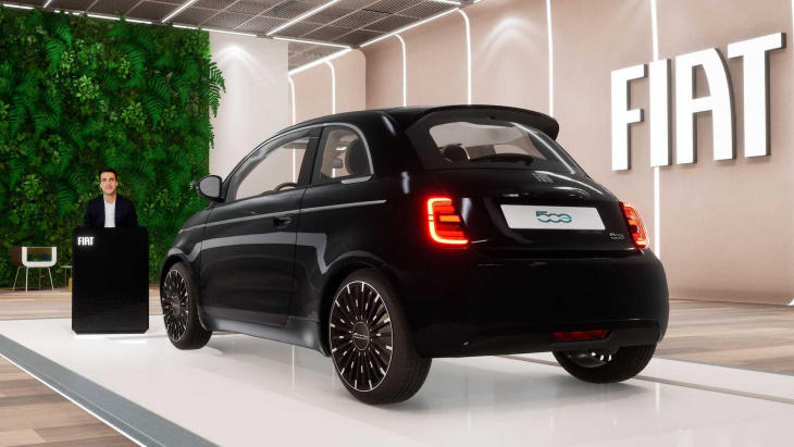 microsoft, fiat store now exists in metaverse, offers test drive on la pista 500