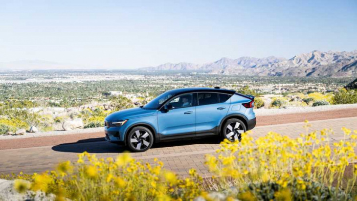 volvo xc40 and c40 recharge evs get upcoming range boost