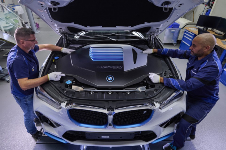bmw group starts production of small-series hydrogen-powered model