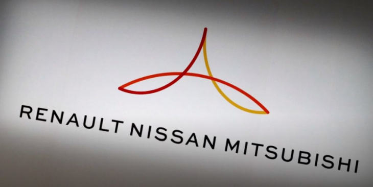 renault, nissan are said to aim for alliance event in london