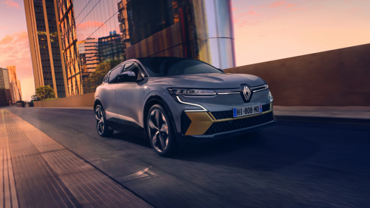 10 reasons why the all new renault megane e-tech 100% electric is an award-winner