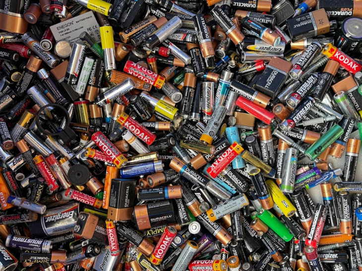 are electric vehicle batteries recyclable?