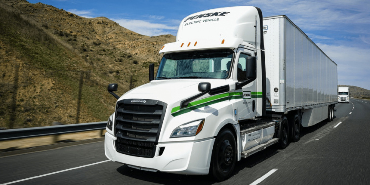 daimler delivers ecascadia e-trucks to penske and sysco