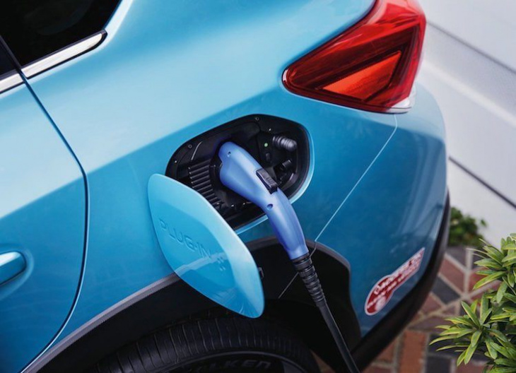 are plug-in hybrid cars just “fake electrics”?