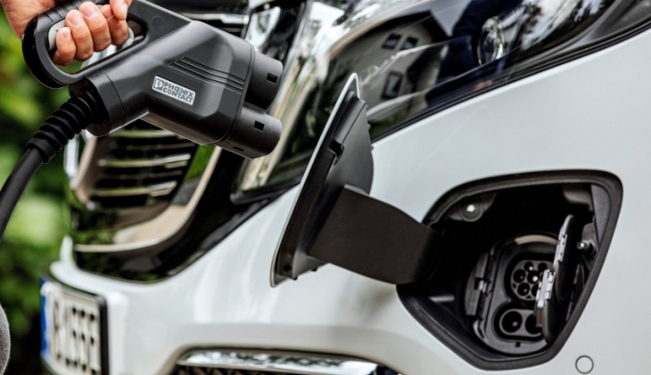 mercedes-benz australia confirms $155,338 starting price for electric eqv van