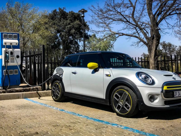 android, everything that you need to know about the mini cooper se