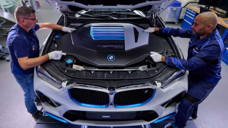 here's why bmw still hasn't given up on hydrogen