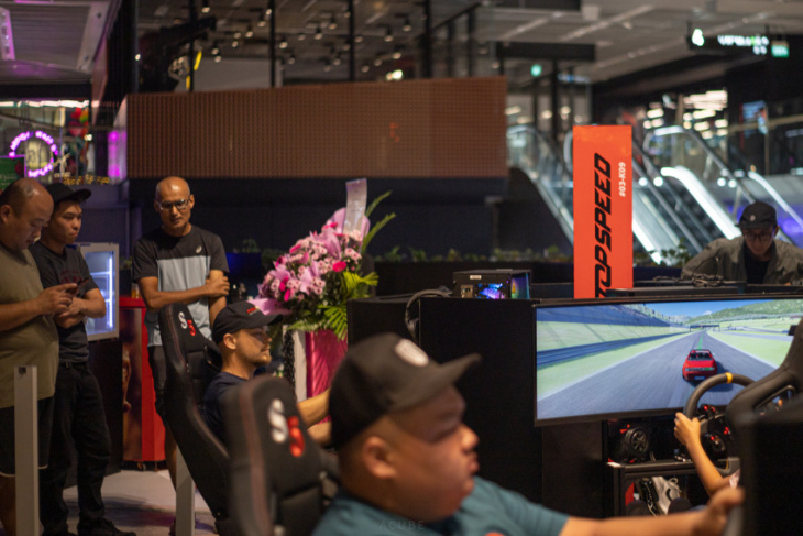 how to, get your professional sim racing fix with topspeed at funan!