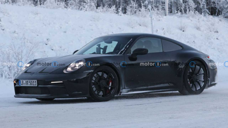 porsche 911 gt3 touring spied with cladding covering the rear bumper