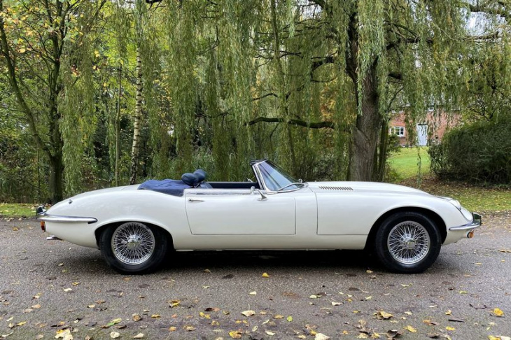 only fools and horses: boycie's iconic jaguar that sold for more than £100,000