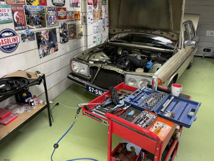 my 1982 mercedes w123: checking carb, air filter, spark plugs & more