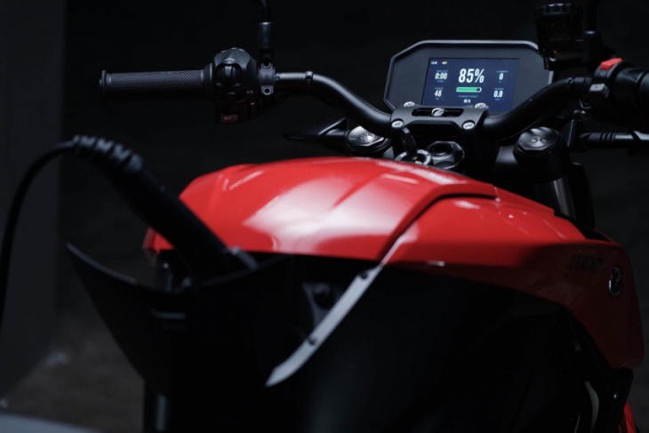 why electric motorcycles just can't beat combustion — yet
