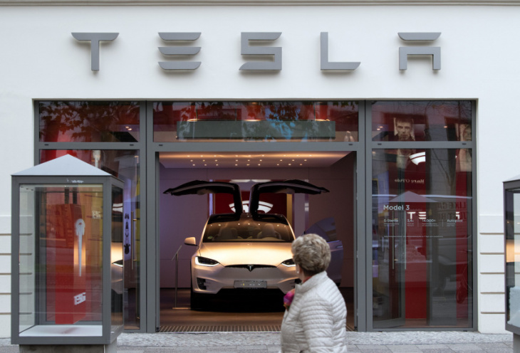 teslas-might-qualify-for-an-ev-tax-credit-again-in-2023-but-you-might
