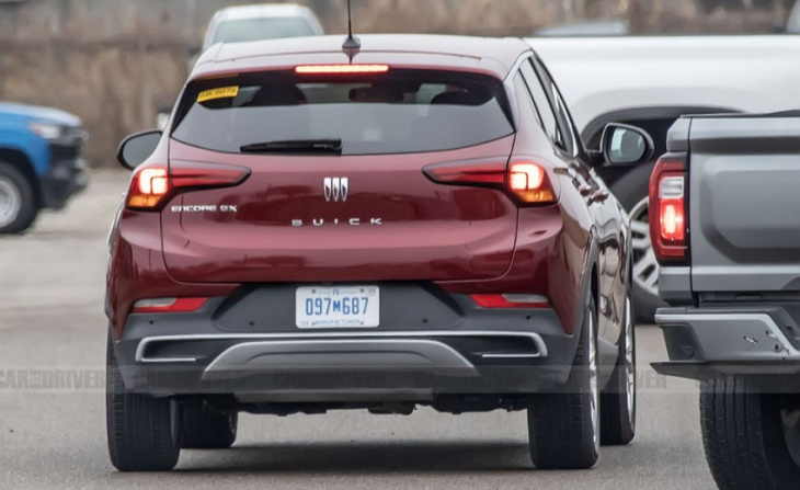 2024 buick encore gx fully exposes its new face and logo
