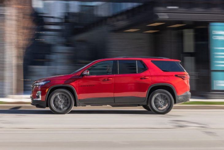 tested: 2023 chevrolet traverse rs is a not-so-sporty family bus